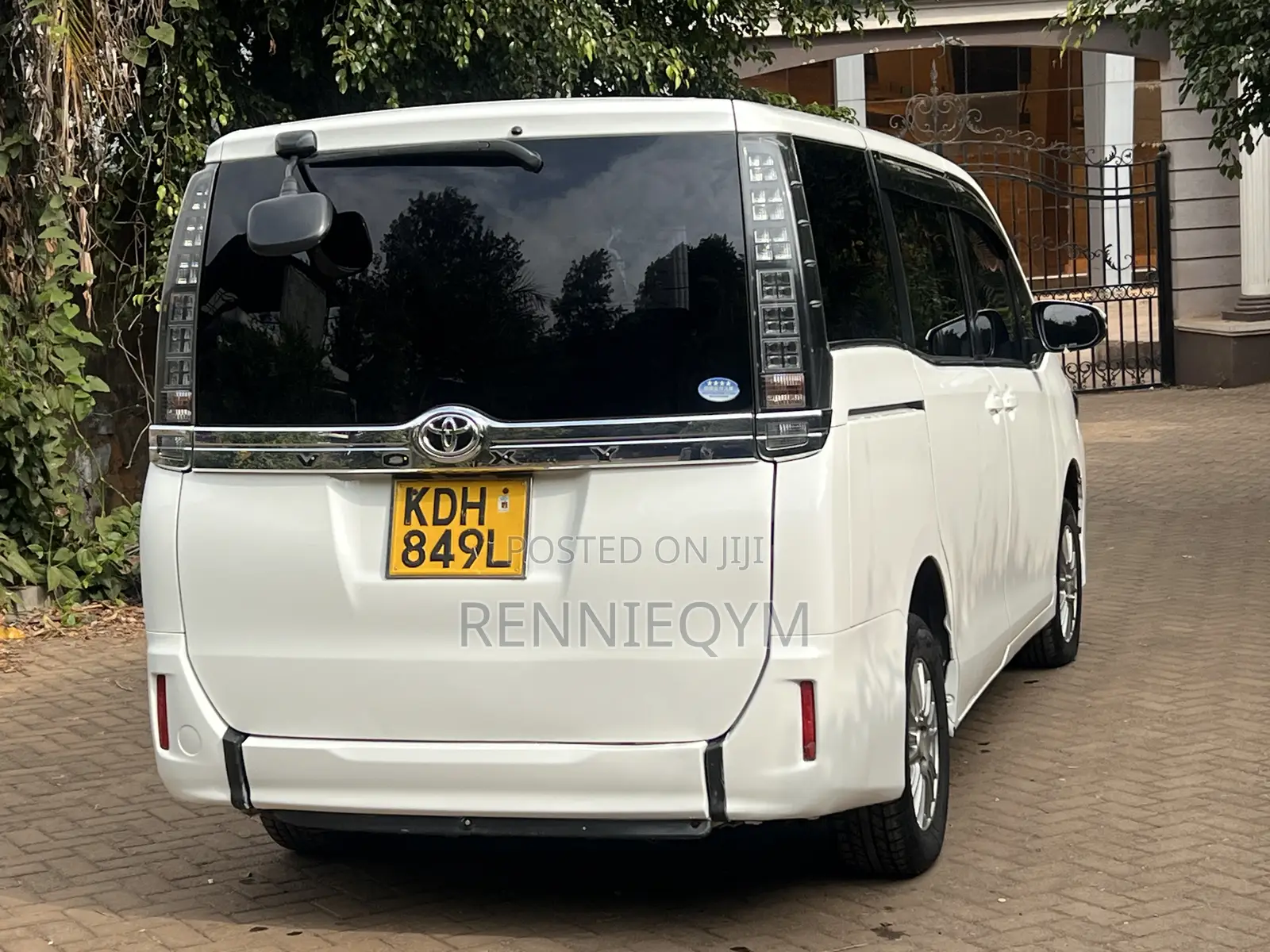 Toyota Voxy 2016 White
