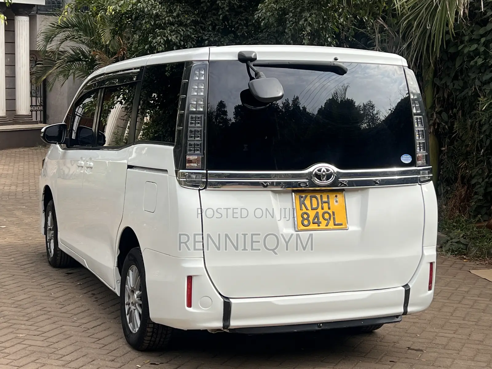 Toyota Voxy 2016 White