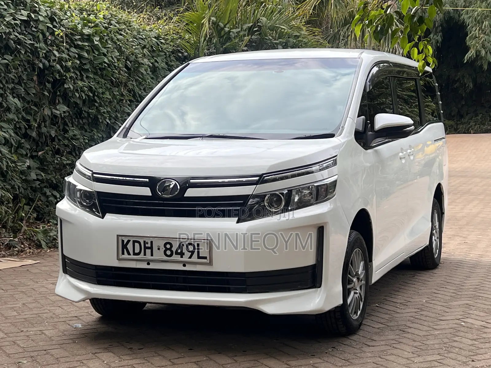 Toyota Voxy 2016 White