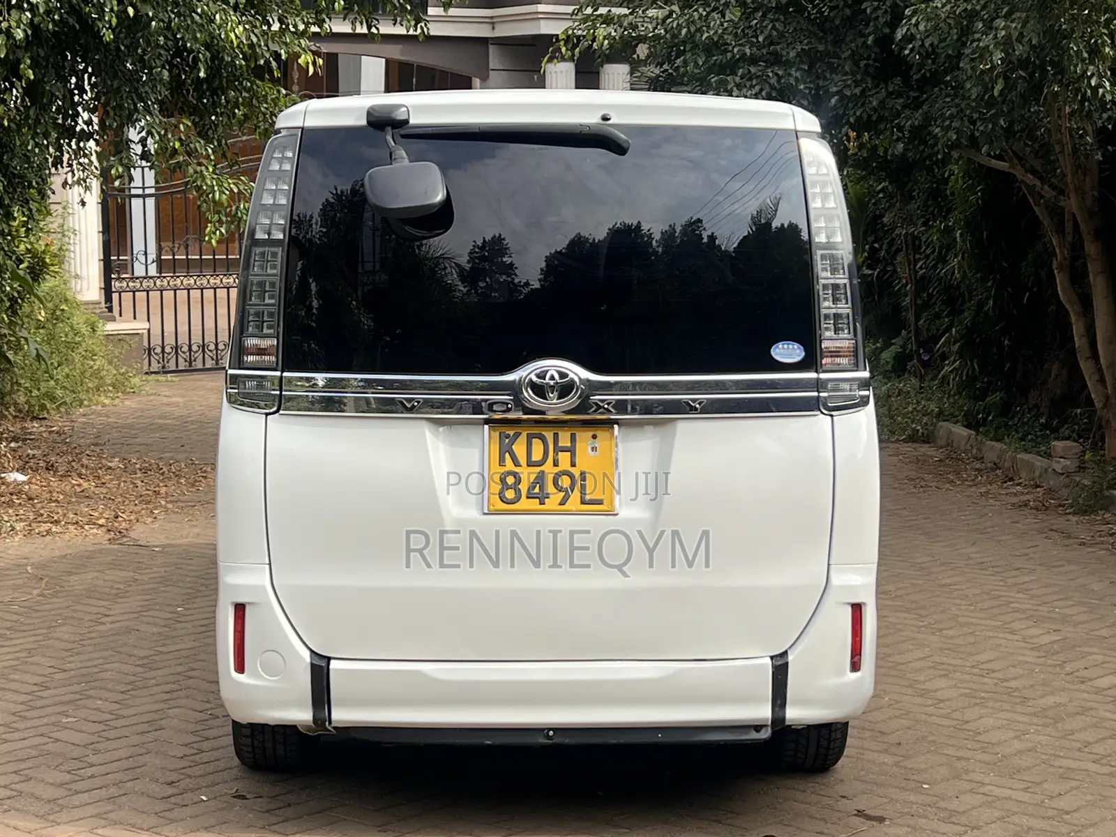 Toyota Voxy 2016 White