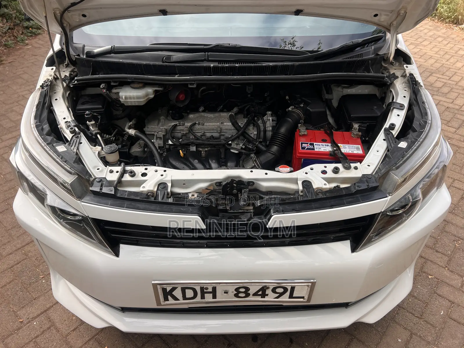 Toyota Voxy 2016 White