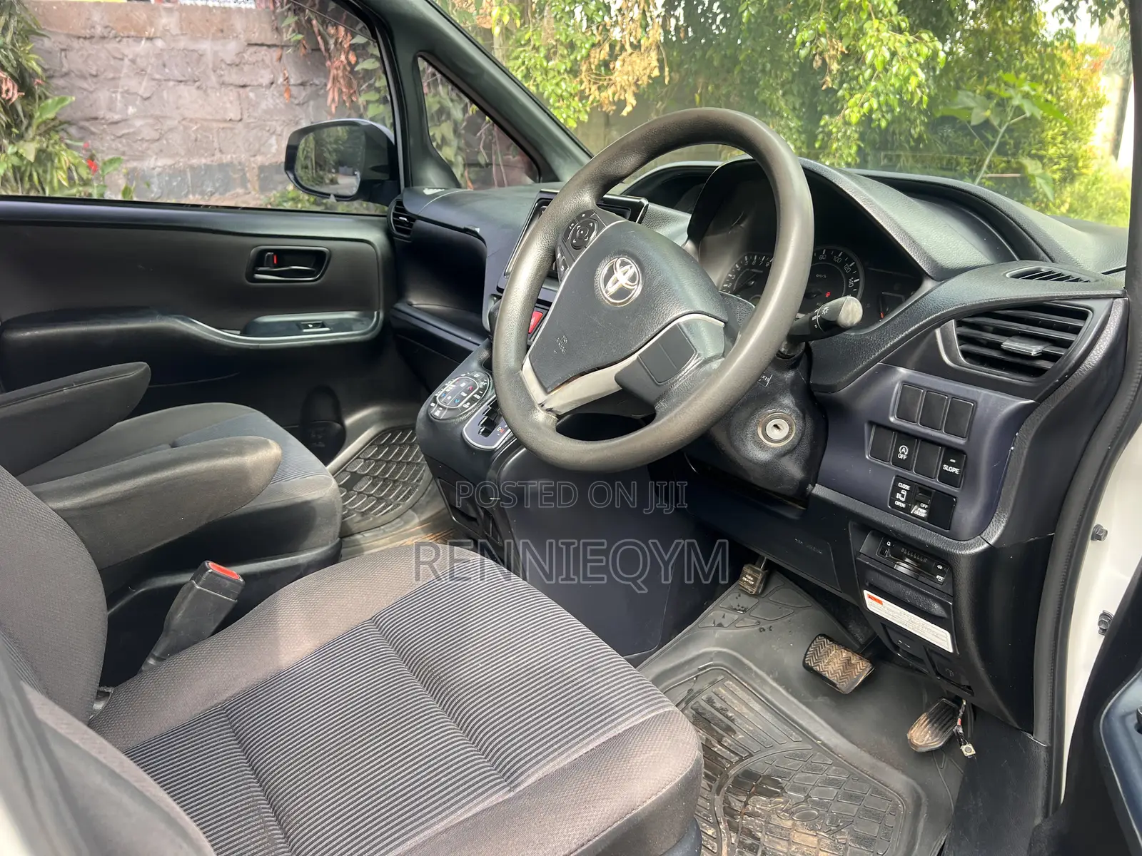 Toyota Voxy 2016 White