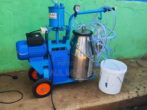 Heavy Duty Electric Milking Machine Setup With Stainless Steel Can