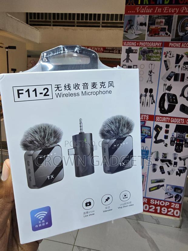 F11-2 Dual Wireless Microphone With 3 in 1 Receiver - thumbnail 3