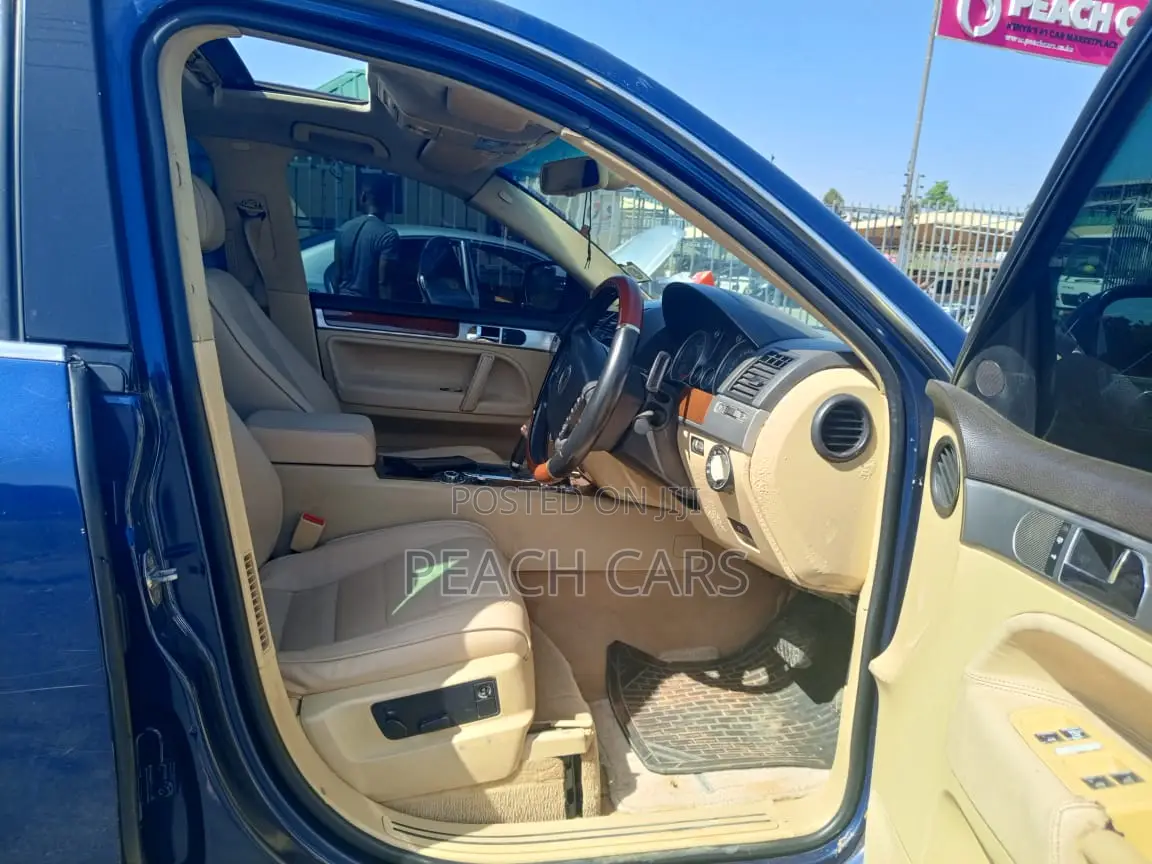 Volkswagen Touareg 2004 Blue