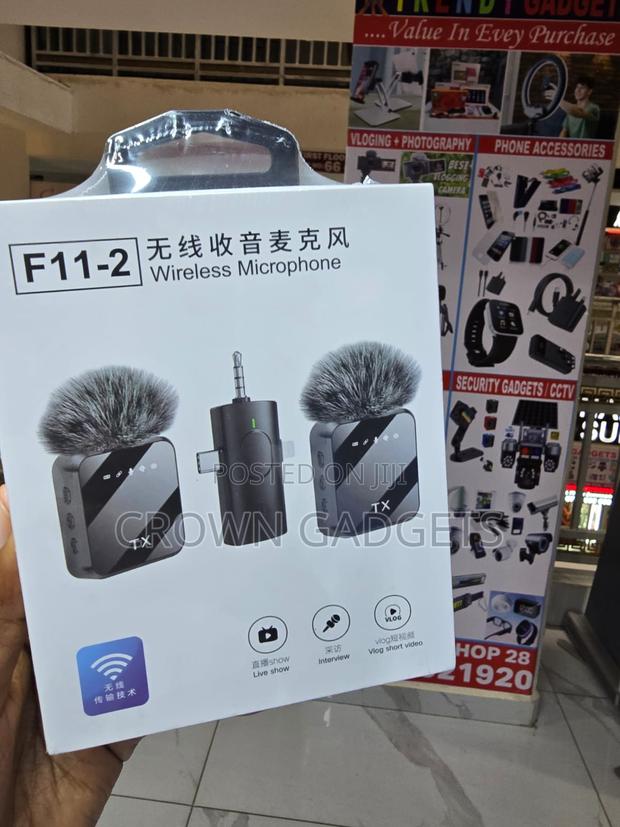 F11-2 3 in 1 Wireless Microphone for Live Streaming