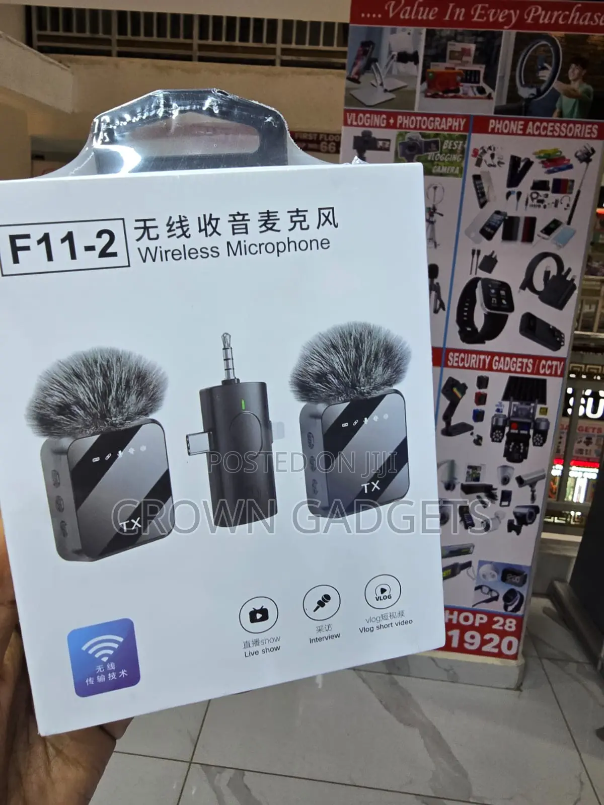 F11-2 3 in 1 Wireless Microphone for Live Streaming