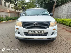 Toyota Hilux 2012 White