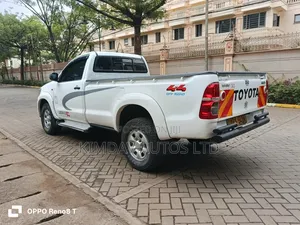 Toyota Hilux 2012 White