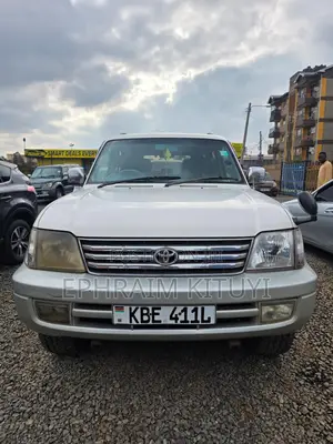 Toyota Land Cruiser Prado 2004 White