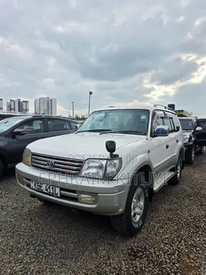 Toyota Land Cruiser Prado 2004 White