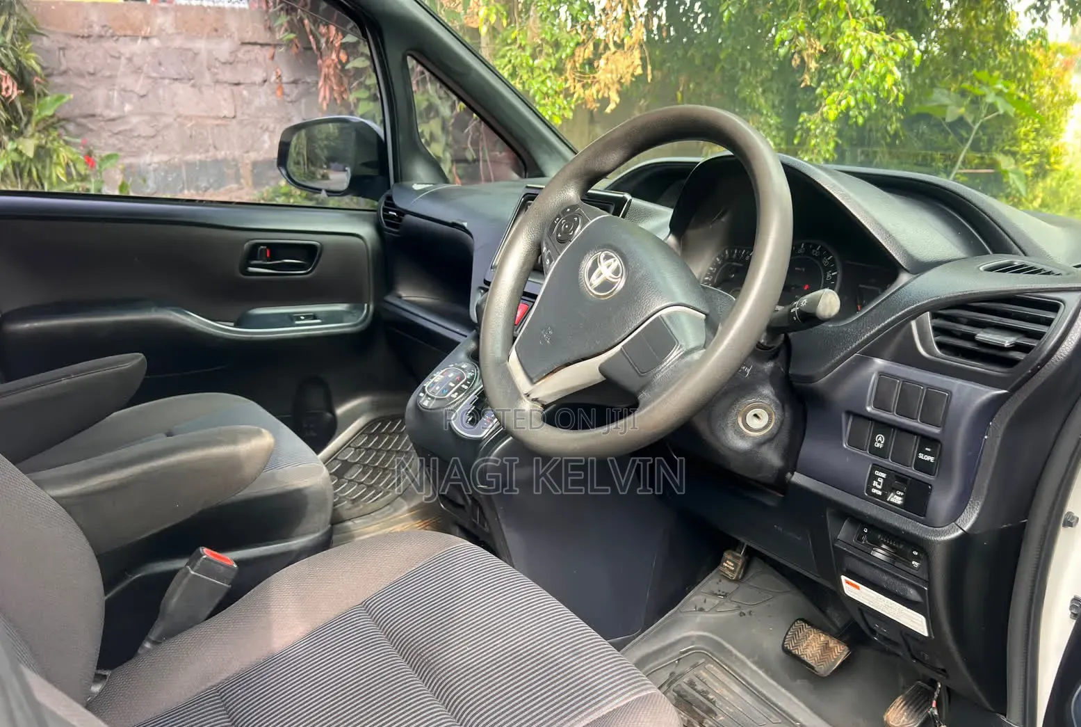 Toyota Voxy 2016 White