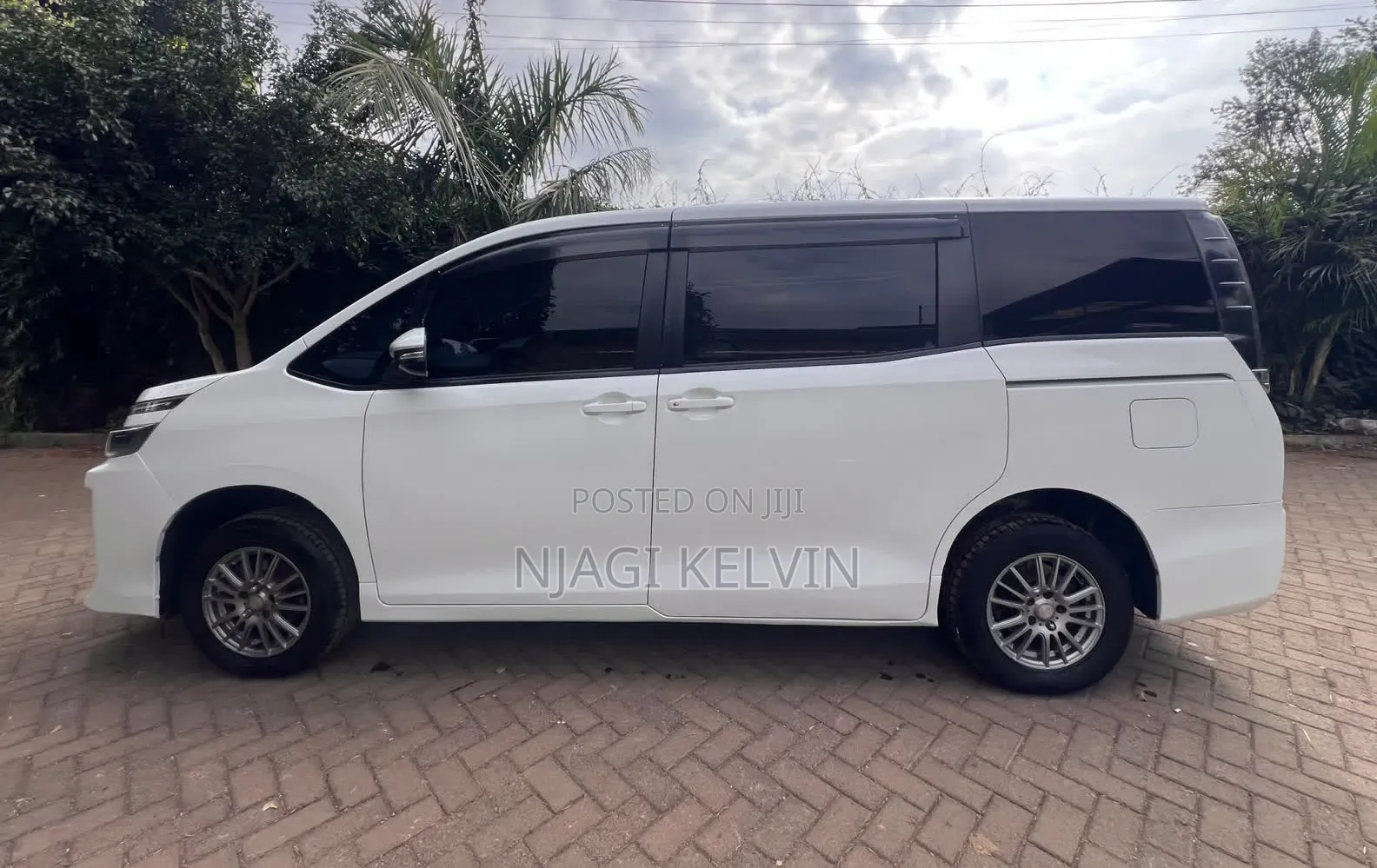 Toyota Voxy 2016 White