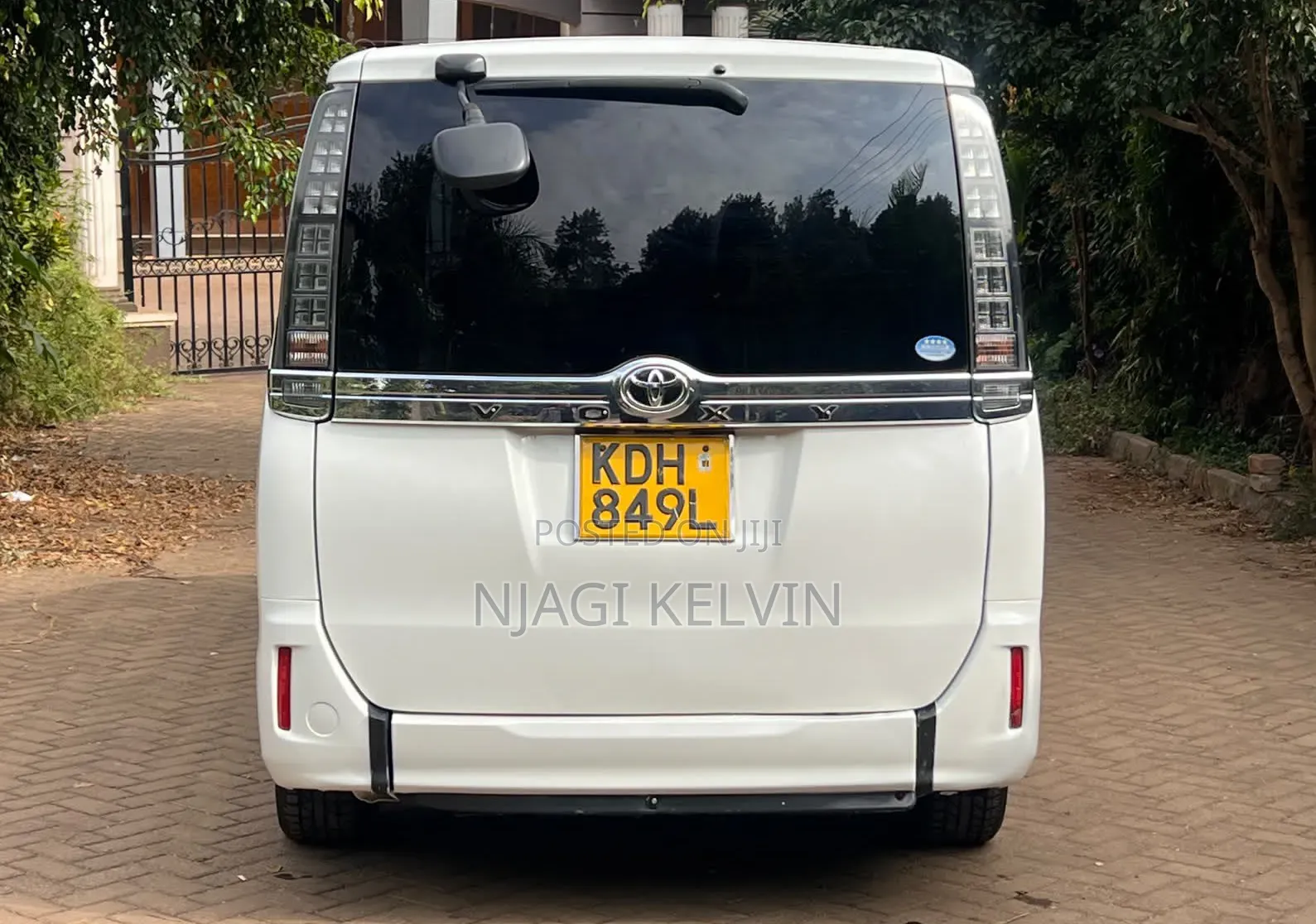 Toyota Voxy 2016 White