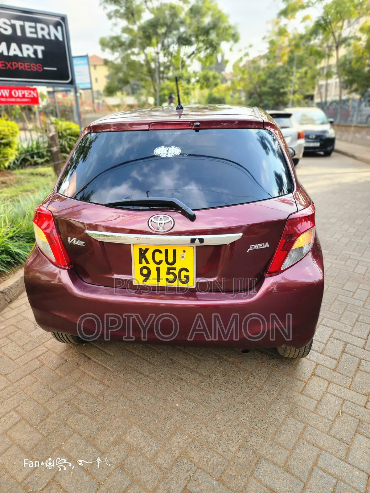 Toyota Vitz 2012 Maroon