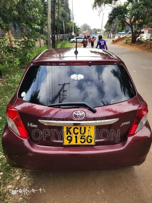 Toyota Vitz 2012 Maroon