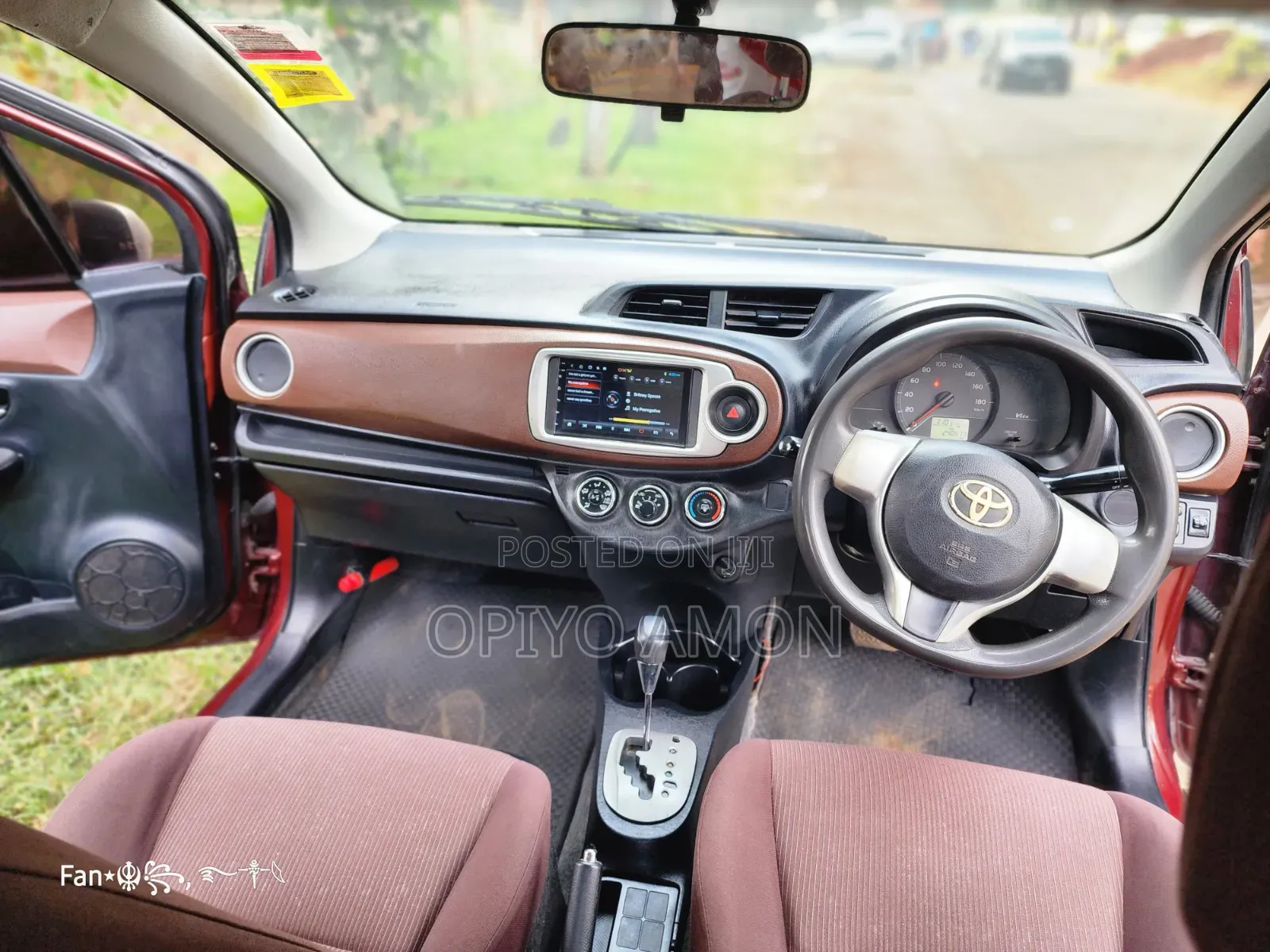 Toyota Vitz 2012 Maroon