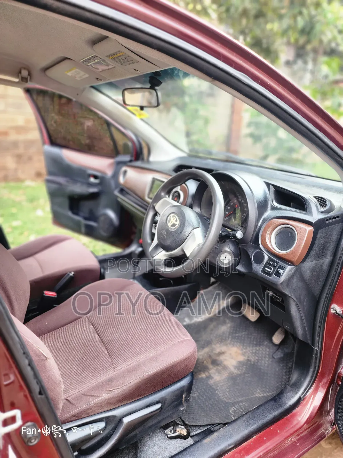 Toyota Vitz 2012 Maroon
