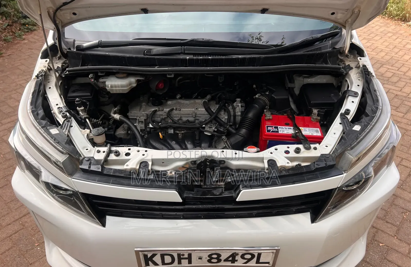 Toyota Voxy 2016 White