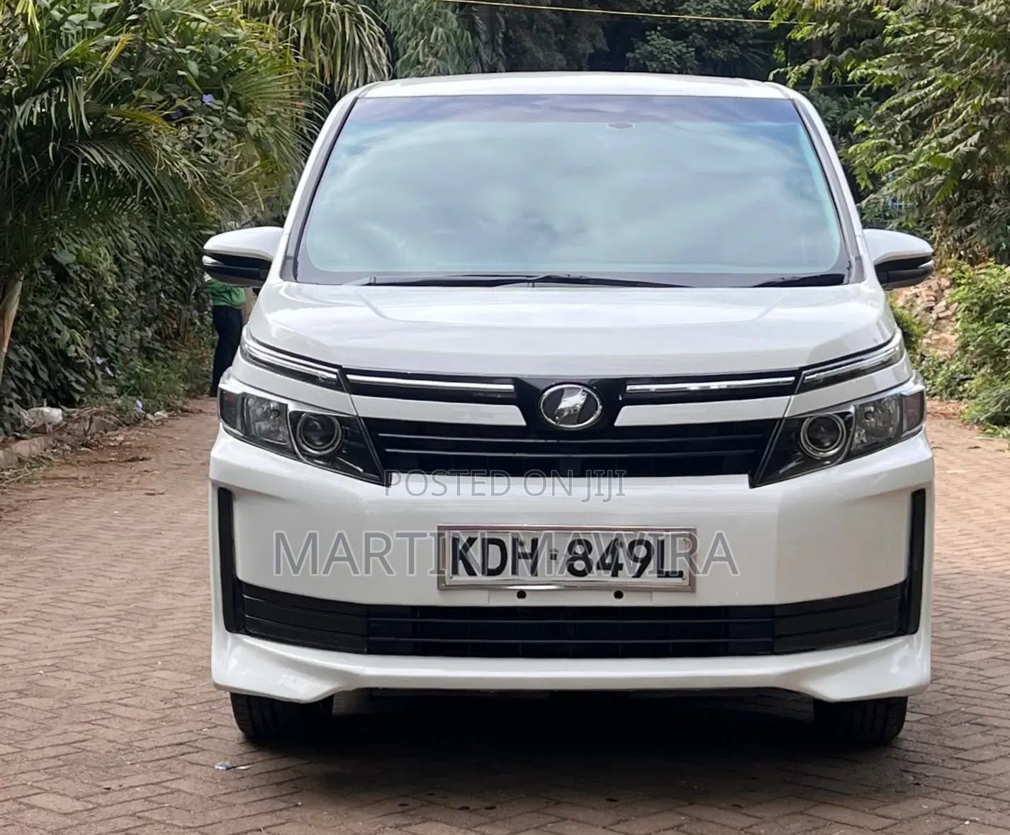 Toyota Voxy 2016 White