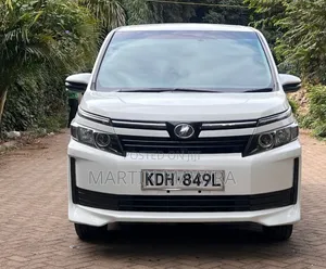 Toyota Voxy 2016 White