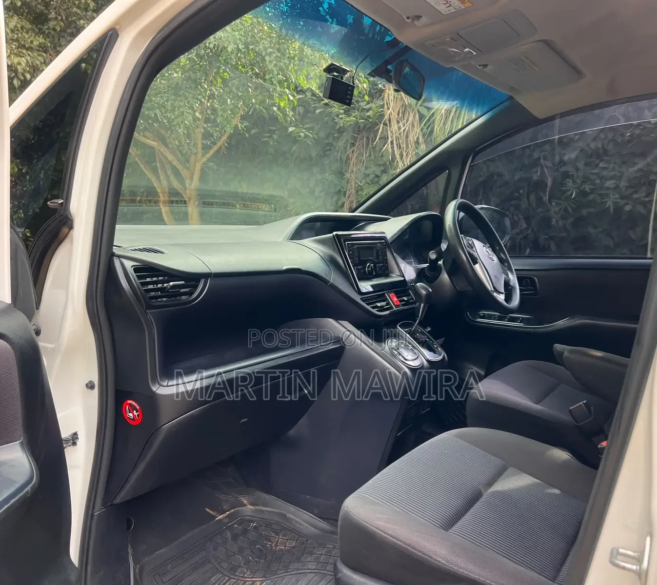 Toyota Voxy 2016 White
