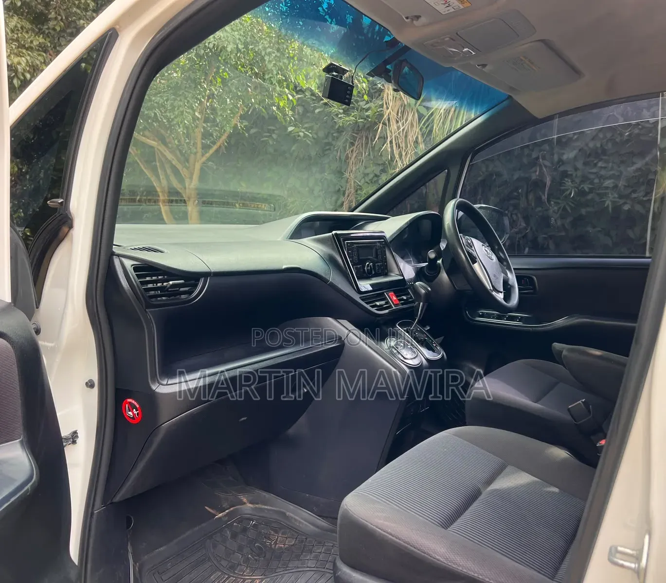 Toyota Voxy 2016 White