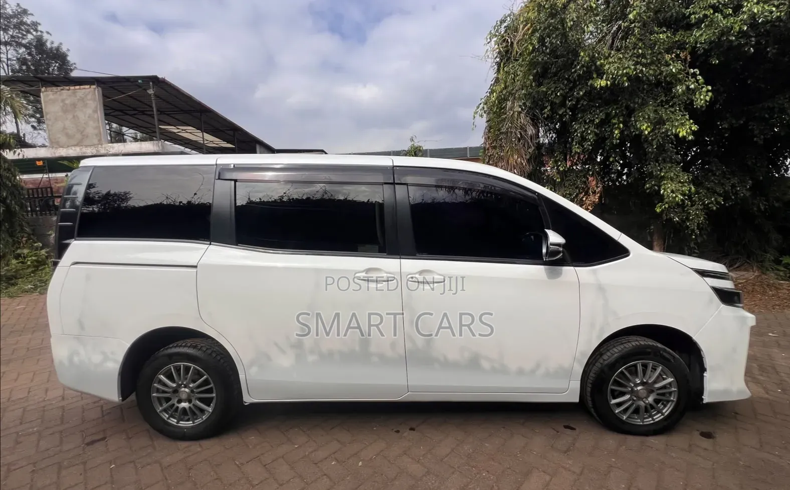 Toyota Voxy 2016 White