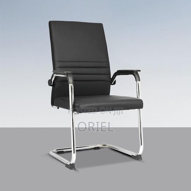Office Chair : Visitor Waiting Leather Padded Chair. - thumbnail 2