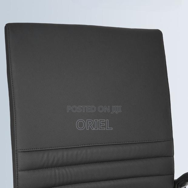 Office Chair : Visitor Waiting Leather Padded Chair. - thumbnail 5