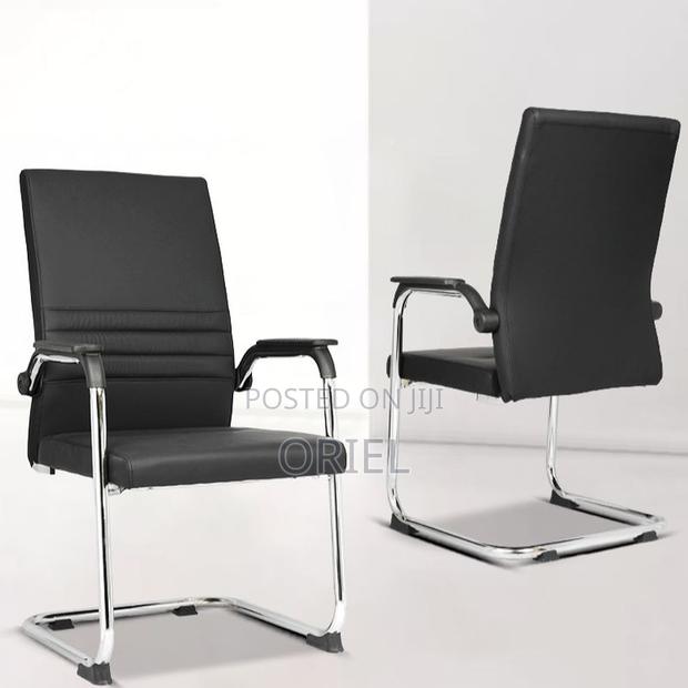 Office Chair : Visitor Waiting Leather Padded Chair. - thumbnail 8