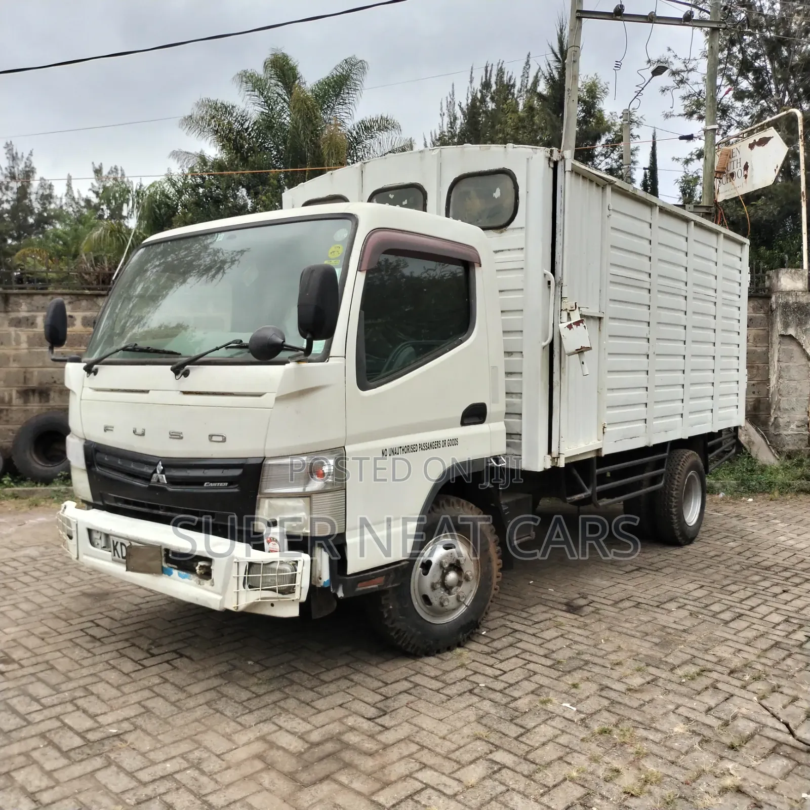 Mitsubishi Fuso Canter Lorry