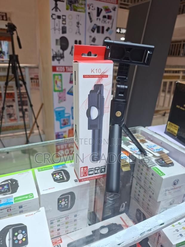 Wireless Selfie Stick for iPhone Android Smartphones - main view