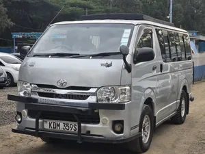 Toyota HiAce 2016 Silver