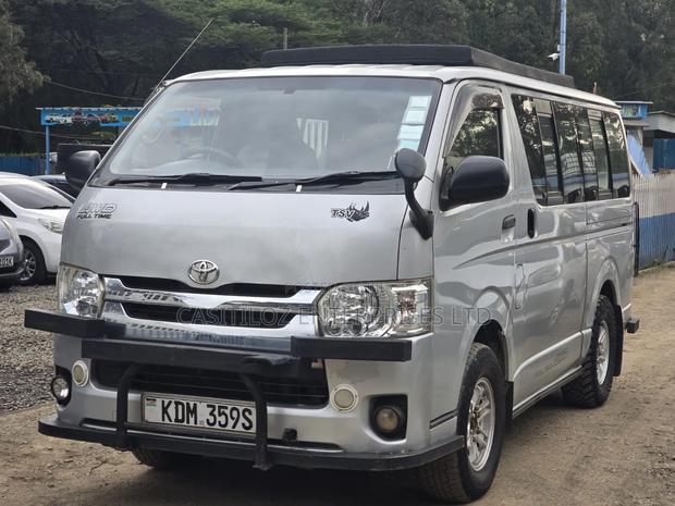 Toyota HiAce 2016 Silver