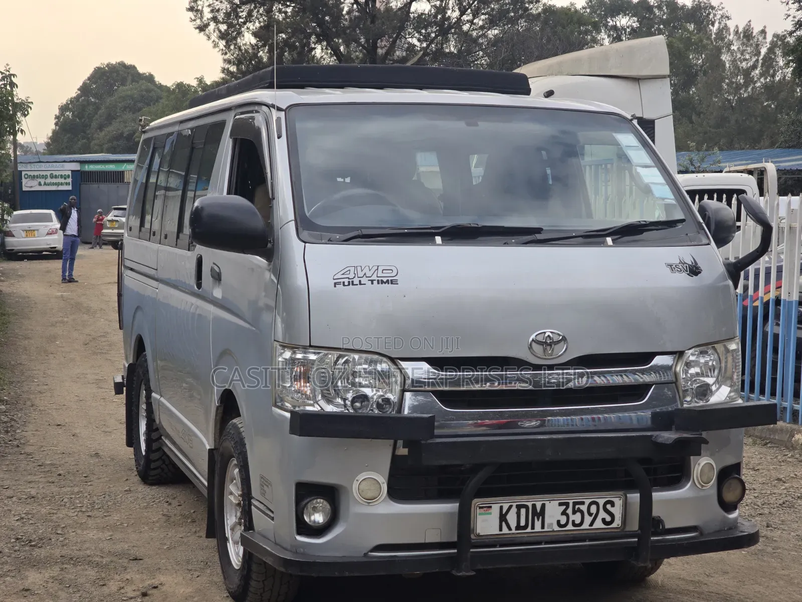 Toyota HiAce 2016 Silver