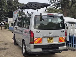 Toyota HiAce 2016 Silver