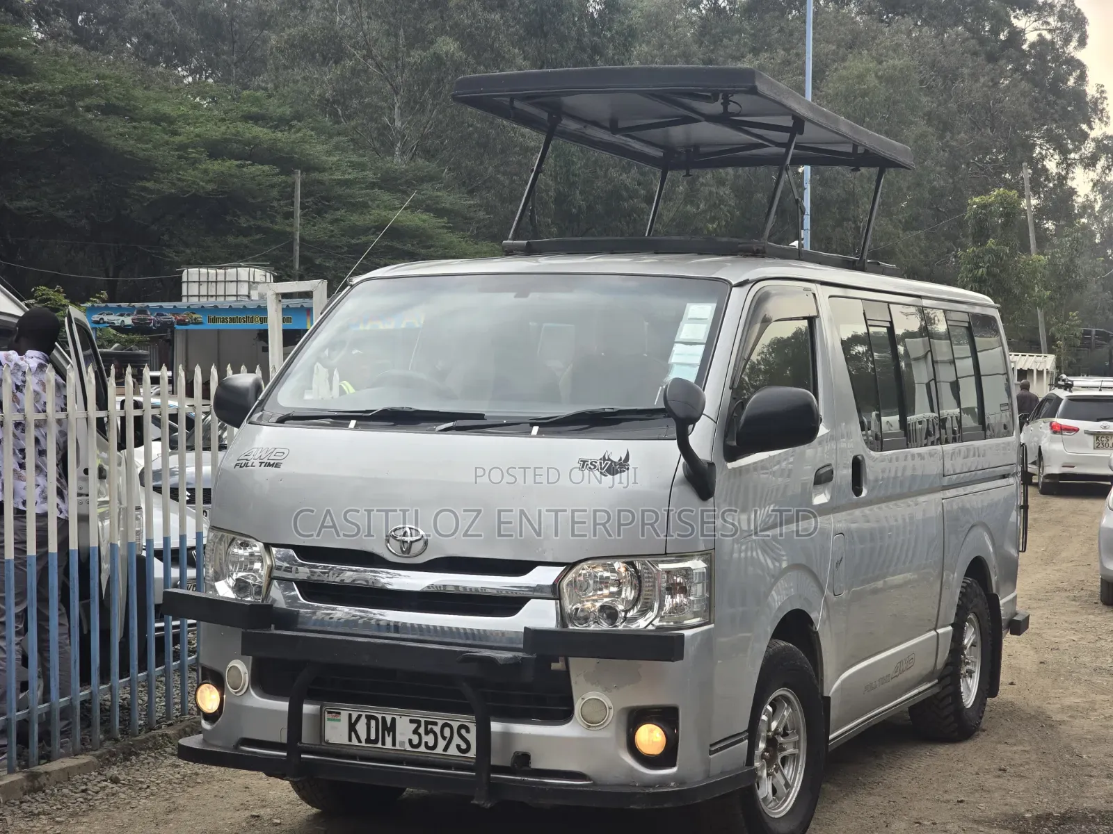 Toyota HiAce 2016 Silver