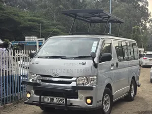 Toyota HiAce 2016 Silver