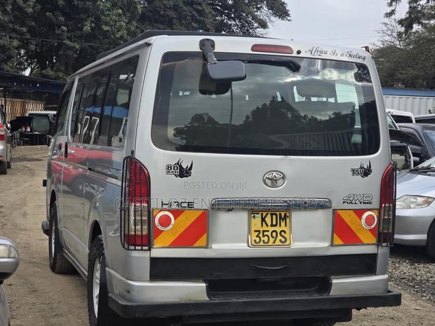 Toyota HiAce 2016 Silver - thumbnail 6