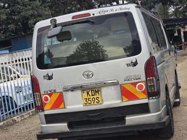 Toyota HiAce 2016 Silver - thumbnail 7