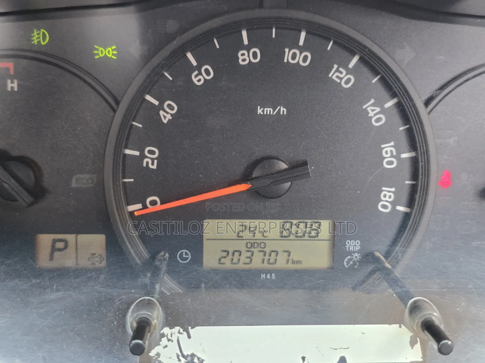 Toyota HiAce 2016 Silver