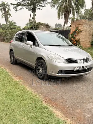 Nissan Tiida 2008 Silver