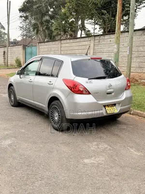 Nissan Tiida 2008 Silver