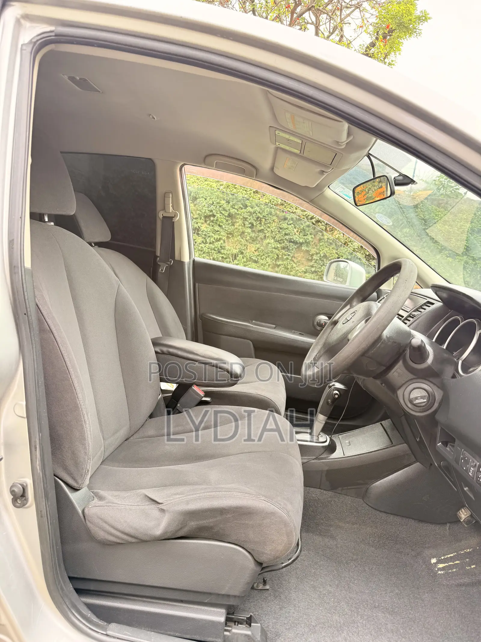 Nissan Tiida 2008 Silver