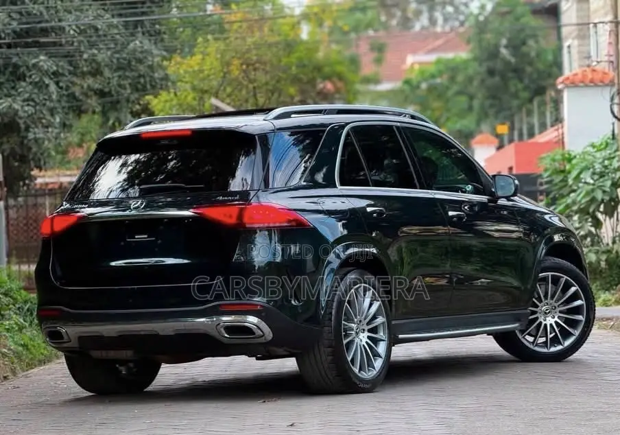 Mercedes-Benz GLE-Class GLE 300d 4MATIC 2020 Green