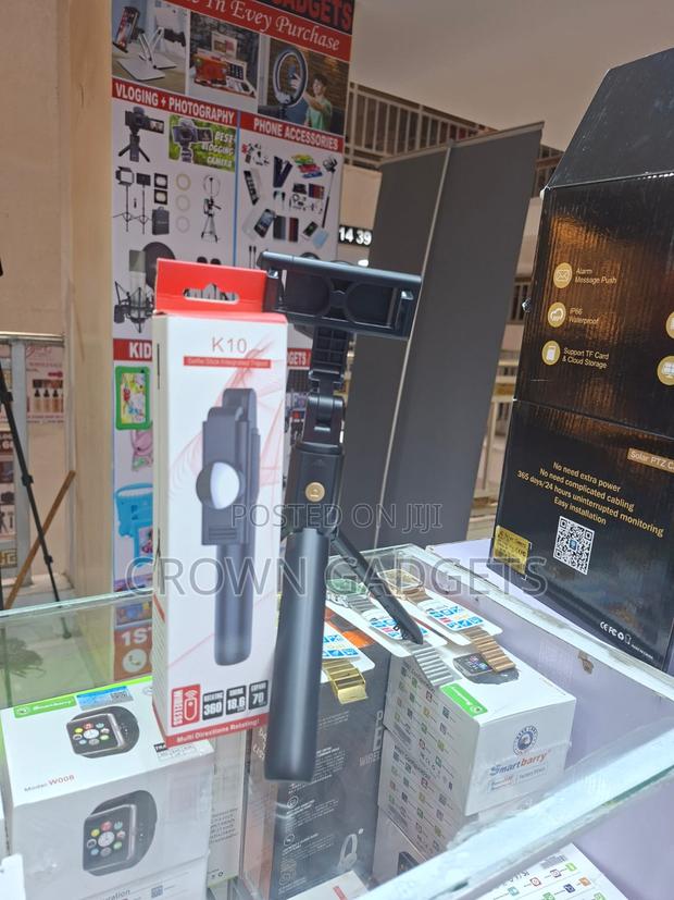 Foldable Bluetooth Selfie Stick With Phone Tripod - thumbnail 3