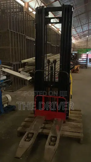 Hyster Reach Truck Forklift For Sale
