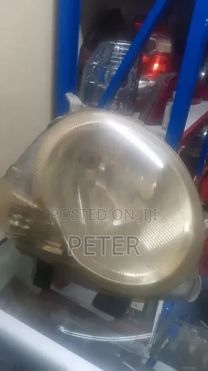 Nissan Wingroad Headlight