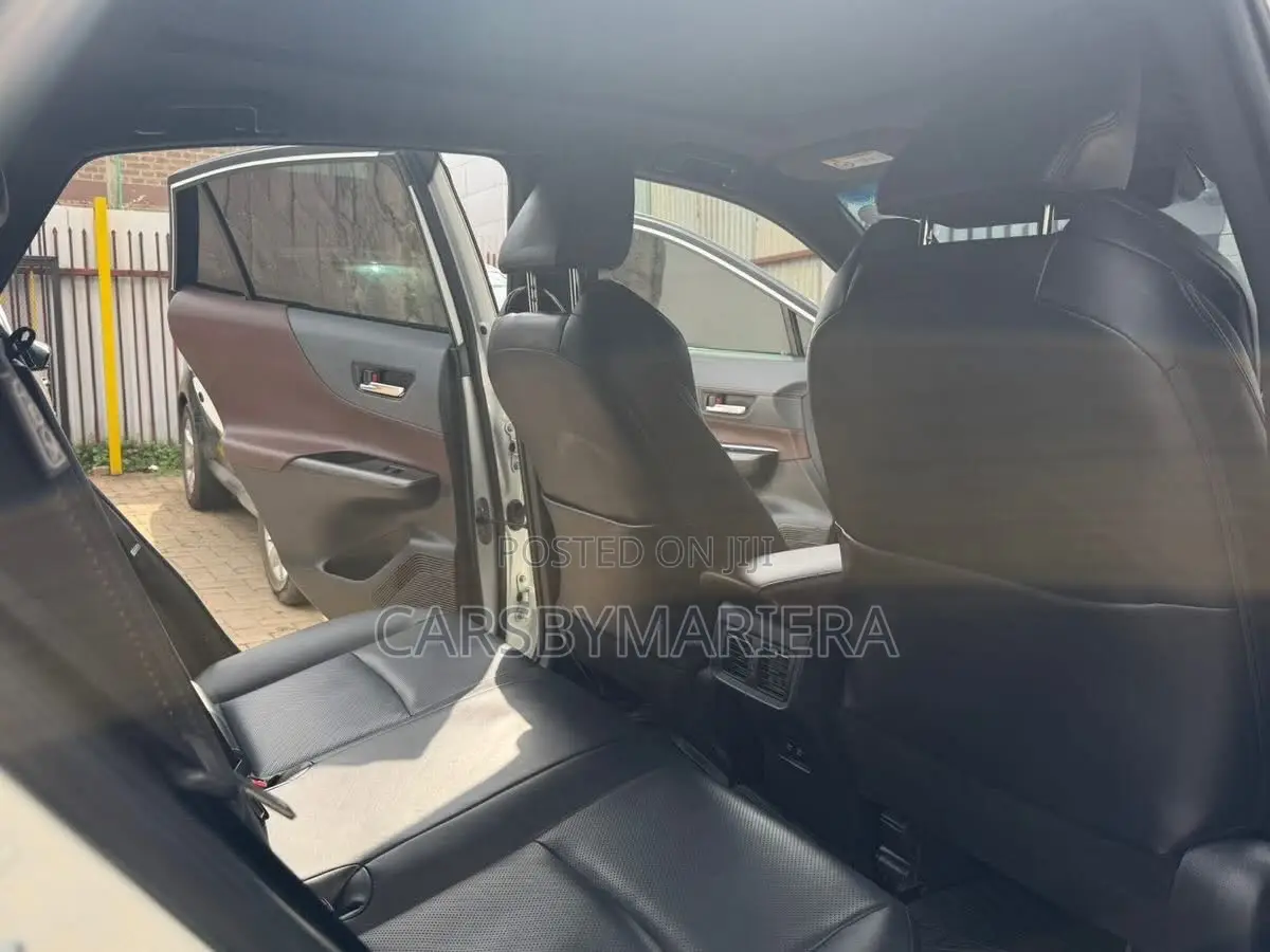 Toyota Harrier 2.0 2020 White